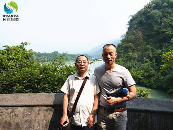 环保袋厂家与北京引力时空科技领导合影